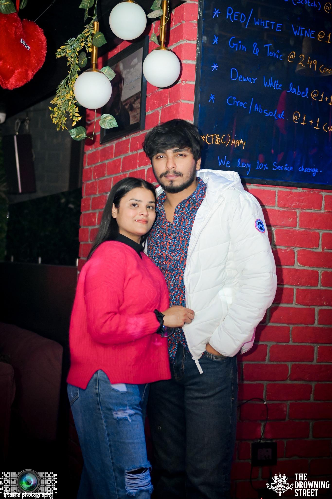 Couple_entry